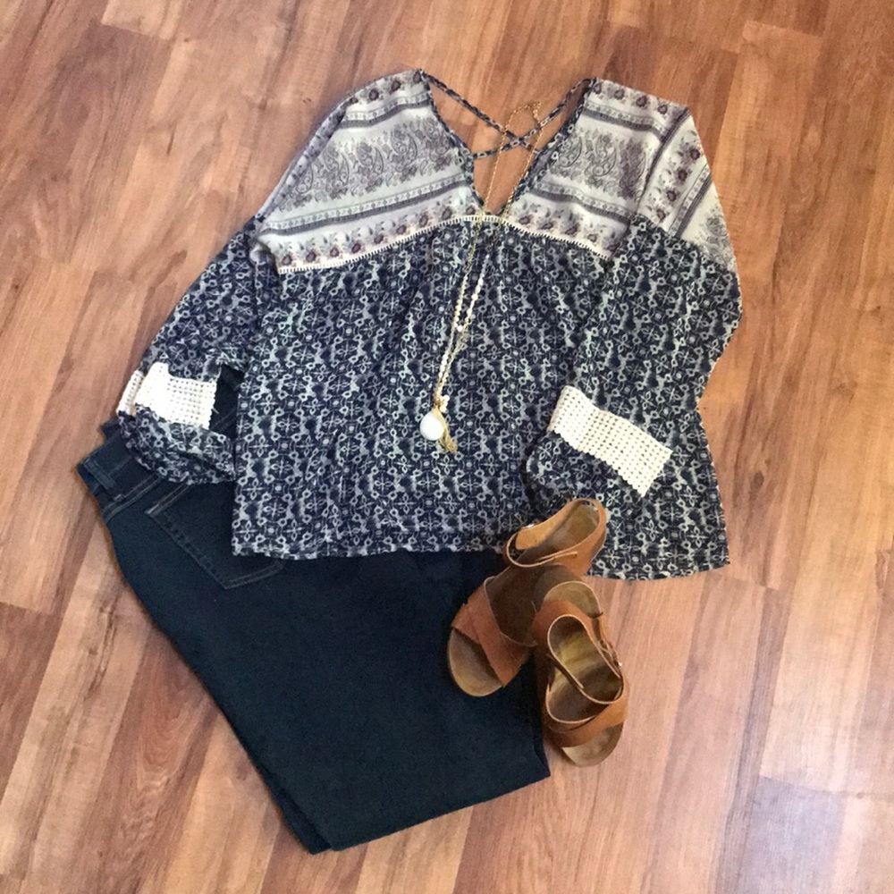 EUC size Large Maurices peasant top